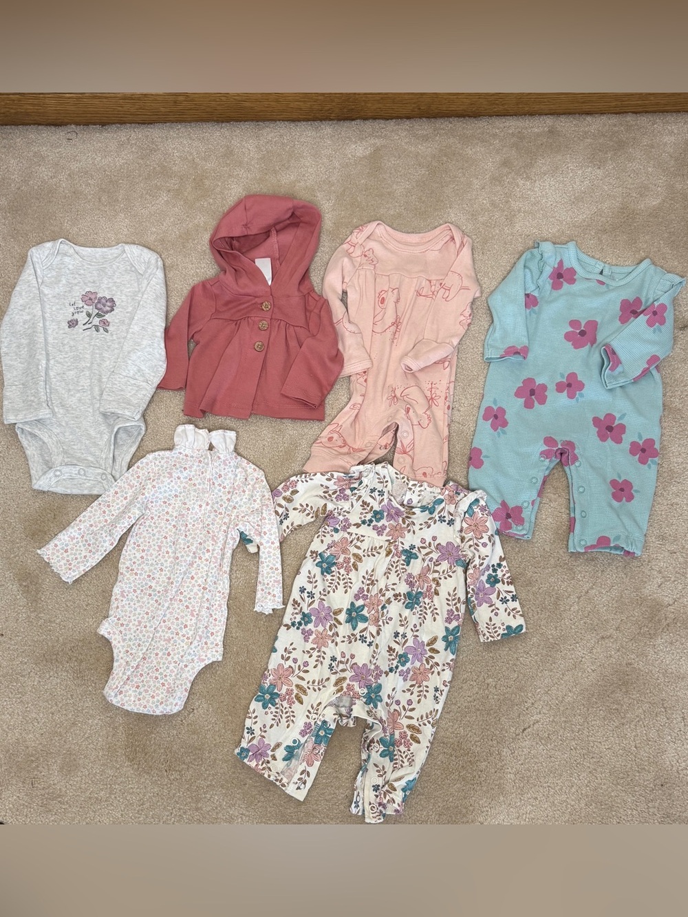 Carter's Baby Girl Clothing Bundle
Newborn & 0-3 Months Floral Bodysuits Rompers